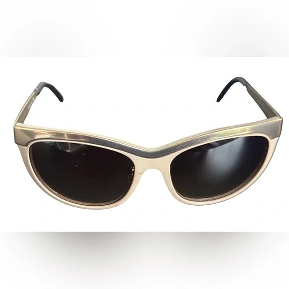 Burberry Semi-Transparent Tortoise Gold and Tan Sunglass Shades w/ Hard Case Burberry Semi-Transparent Tortoise Gold and Tan Sunglass  main image 2